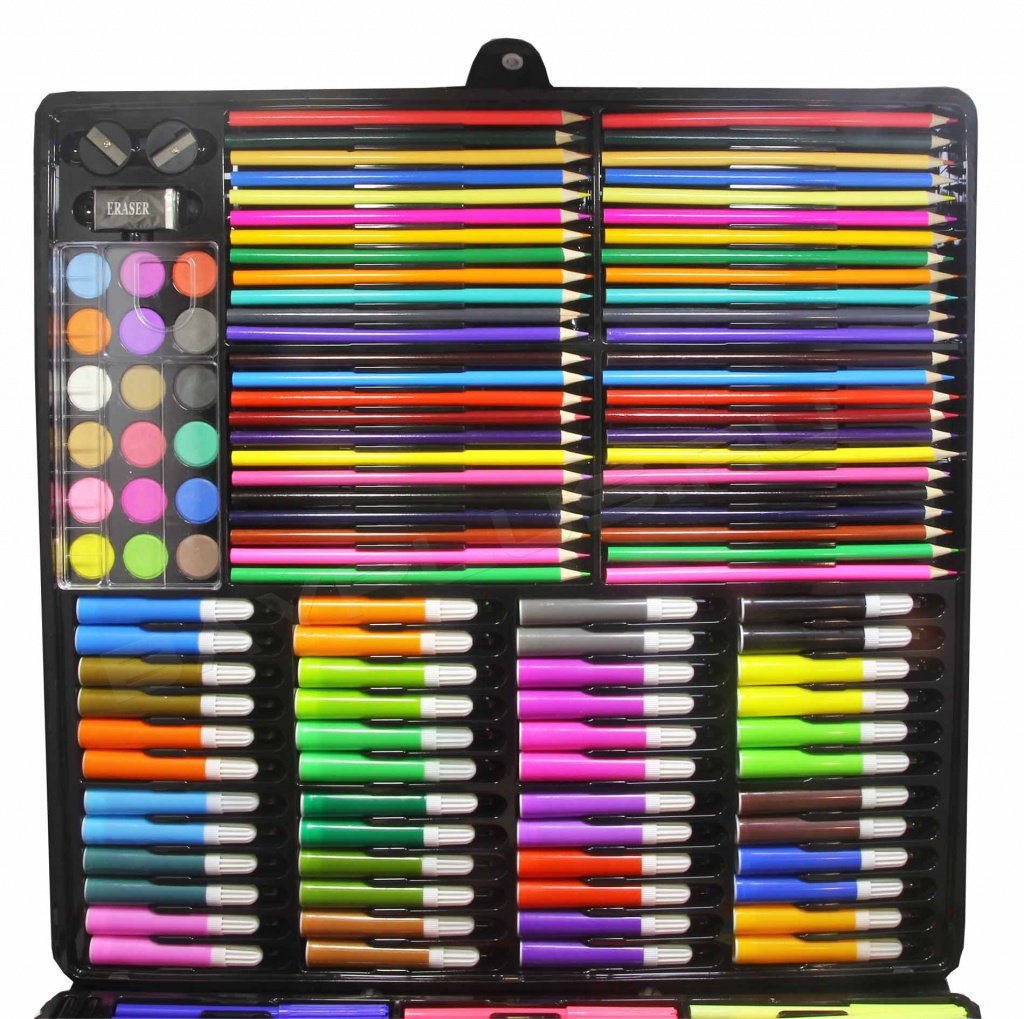 Краски фломастеры цветные карандаши 
