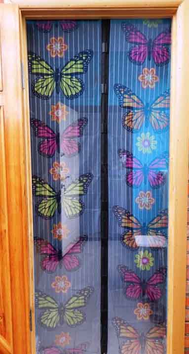 бабочки сетки москитные на двери