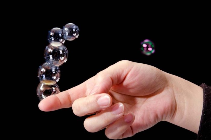 Волшебные не лопающиеся пузыри  touchable bubbles